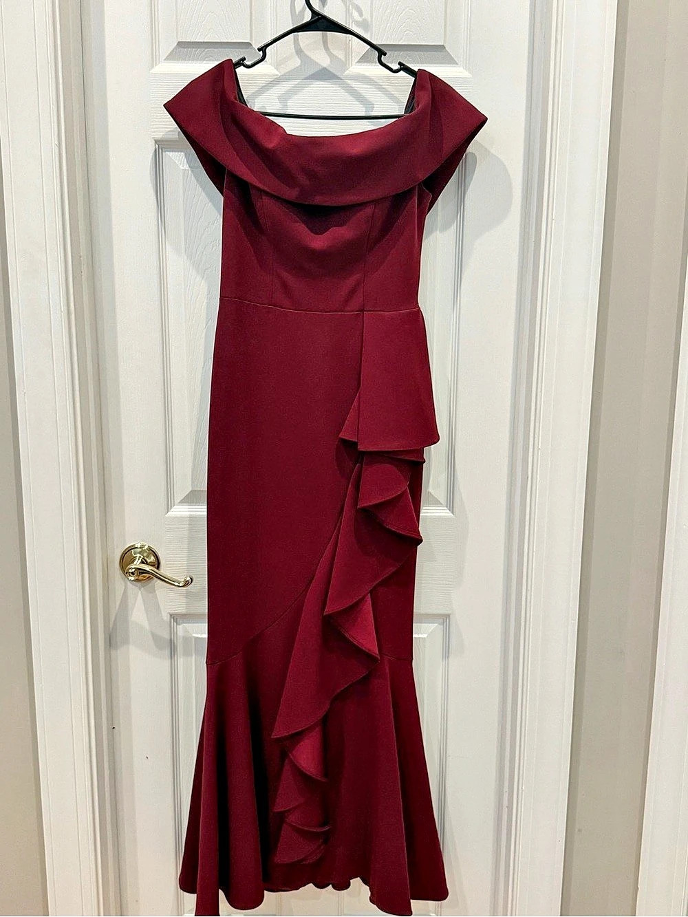 Betsy & Adam Carina Long Off-the-Shoulder Ruffle Dress Burgundy/Wine Size 4P